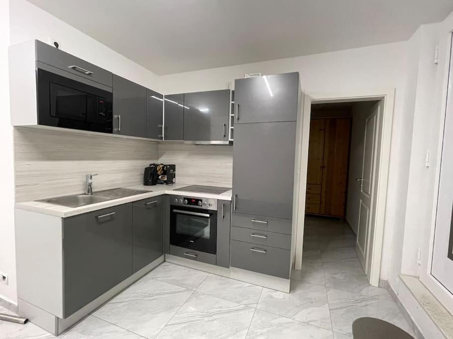 Fully Equipped Apartment 3 Rooms 5 Bed Hamburg-Harburg Exteriör bild