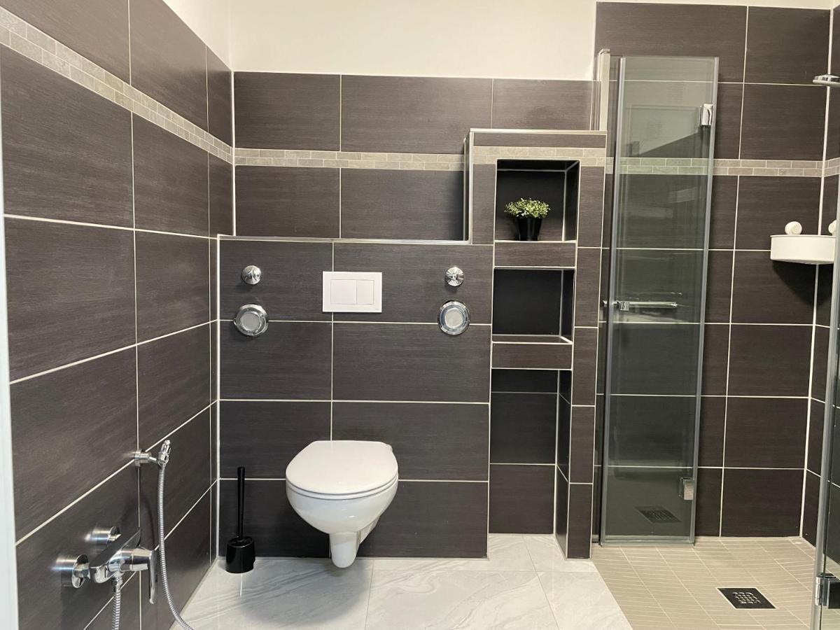 Fully Equipped Apartment 3 Rooms 5 Bed Hamburg-Harburg Exteriör bild